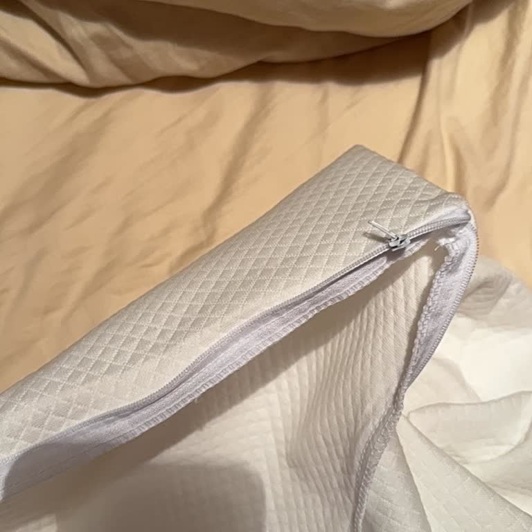 Madame Coco Fermuarı Bozuk Yastık Alezine Ve Yetersiz Müşteri Hizmetlerine Tepki