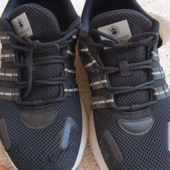 Garantili Ayakkabının Tabanında Erken Yırtılma Ve Mağazadan Olumsuz Dönüş