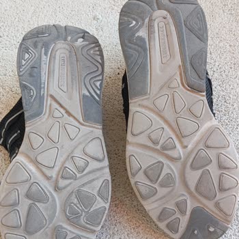 Garantili Ayakkabının Tabanında Erken Yırtılma Ve Mağazadan Olumsuz Dönüş