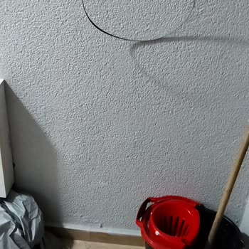 Fiber Kablolar Çocuklar İçin Tehlikeli Ve Bina Atıklarla Kirletildi