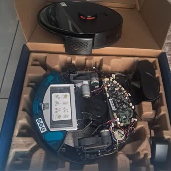 My Philips Robot Vacuum Constantly Broke Down and Was Returned Broken