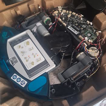 My Philips Robot Vacuum Constantly Broke Down and Was Returned Broken
