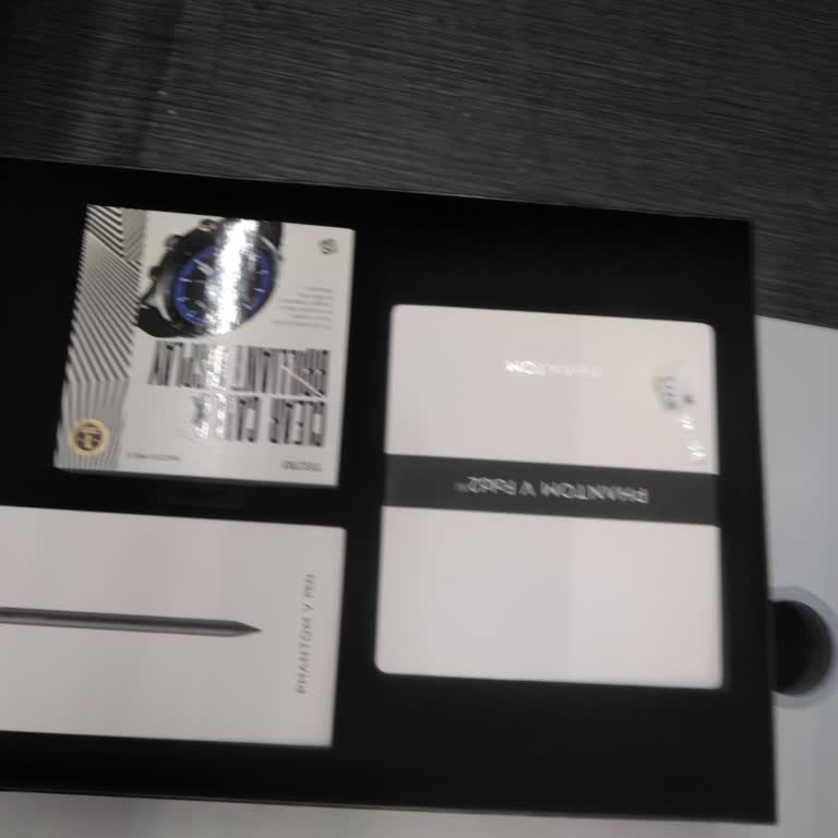 Katlanabilir Telefonun Ekranı Dört Ayda Çatladı İade Ve Ücret İadesi İstiyorum