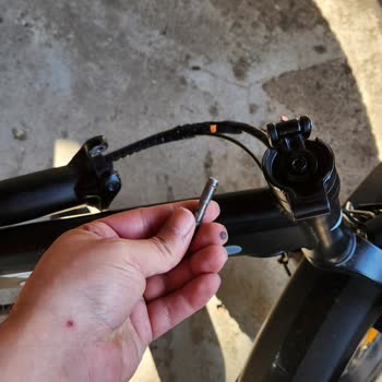 RKS XS 25 Elektrikli Bisiklette Direksiyon Kopması Sonucu Yaralanma Ve Yetersiz Servis Desteği