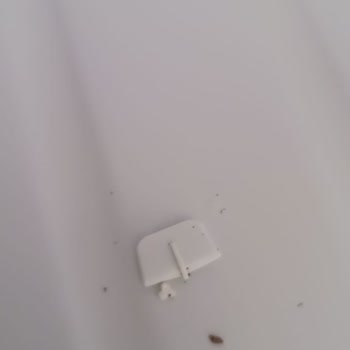 My Arçelik D70505N Refrigerator Never Cools and Was Returned Damaged