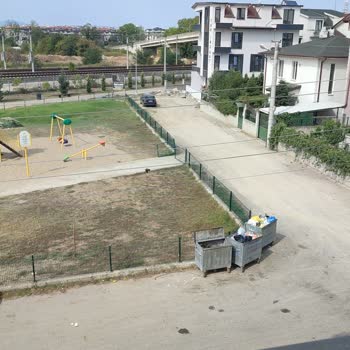 Evimin Önündeki Çöp Kovaları 6 Aydır Kaldırılmıyor Koku Ve Sağlık Sorunu Yaşıyorum