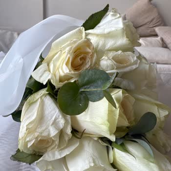 Evlilik Yıldönümünde Solmuş Ve Eksik Çiçeklerle Büyük Hayal Kırıklığı