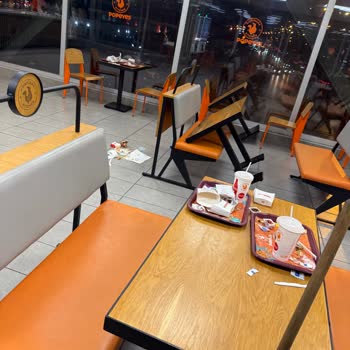 Kartepe Popeyes Şubesinde Kirli Ortam Ve Çalışanların Kaba Tavrı Mağduriyet Yaşattı