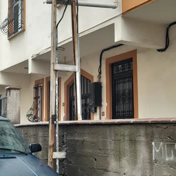 Elektrik Direği Kaldırılmıyor, Sürekli Oyalama Ve İlgisizlik