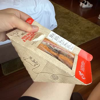 Shell İstasyonundan Alınan Sandviçte Kıl Çıkması Ve Hijyen Sorunu