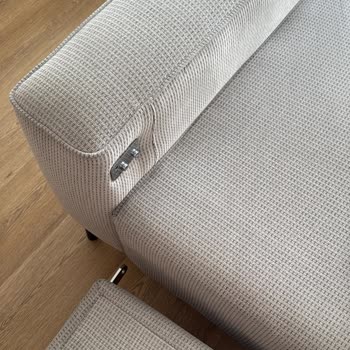 Koltukta Sürekli Vida Sorunu Ve Yetersiz Servis Deneyimi