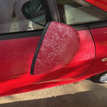 Kışlalı Oto Yıkama Göktürk İki Kapı Ve İki Aynada Büyük Beyaz Lekeler Oldu