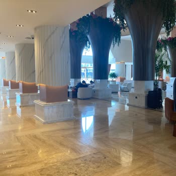 Otele Girişte Oda Teslimatında Uzun Süre Bekletildik