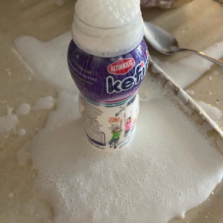 Son Kullanma Tarihi Geçmemiş Kefir Patladı Ve Ekşi Kokuyordu