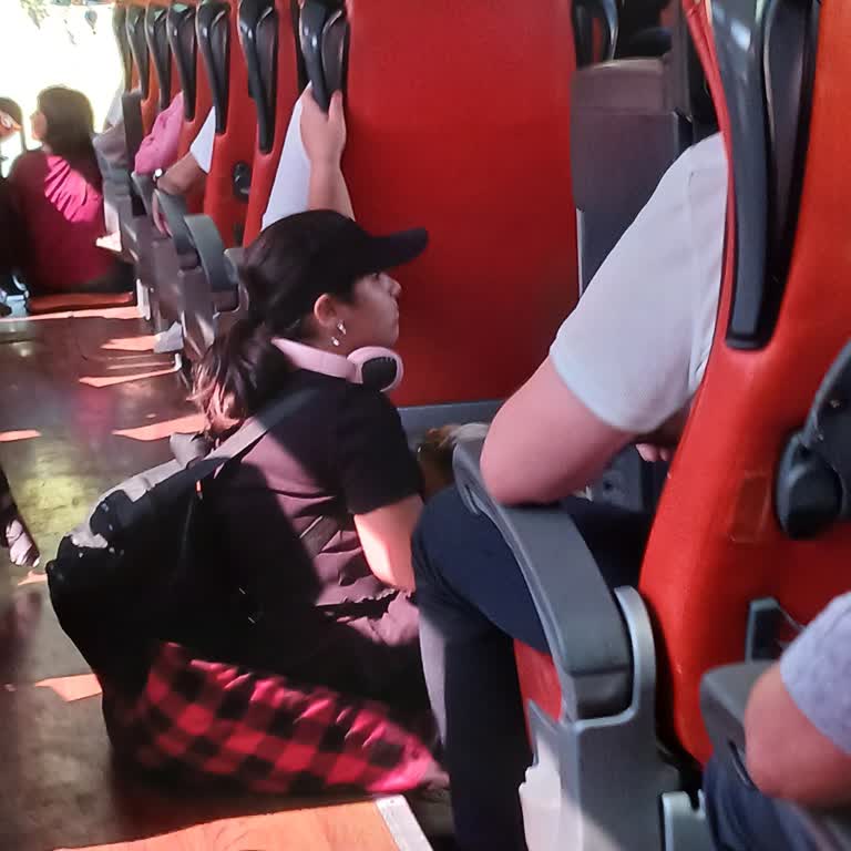 Metro Turizm'de Yolculara Koridorda Yolculuk Yaptırılıyor