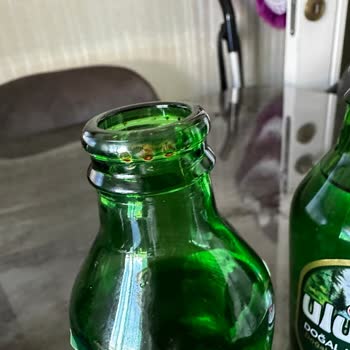 Aldığım Maden Sularının Ağızlarında Pas Ve Eksik Bilgiyle Karşılaştım