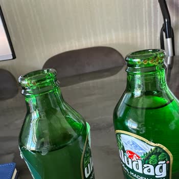 Aldığım Maden Sularının Ağızlarında Pas Ve Eksik Bilgiyle Karşılaştım