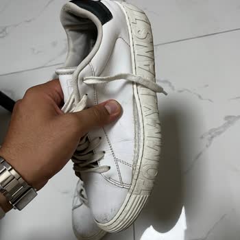 Tommy Hilfiger Ayakkabının 4 Ayda Tabanı Ayrıldı, Değişim Talebim Reddedildi