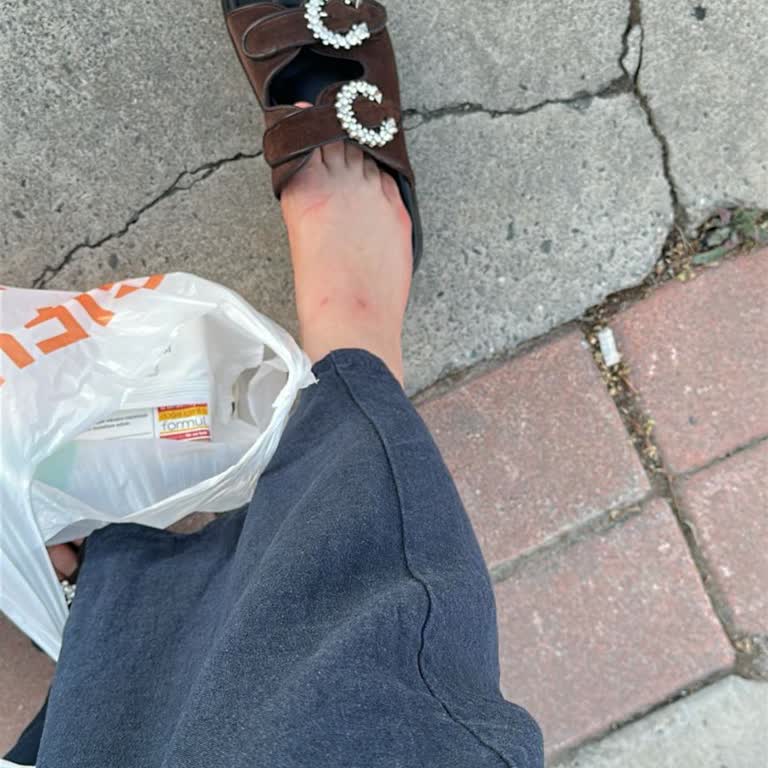 Aldığım Terlik Ayağımı Yaraladı, Mağaza İlgisiz Davrandı Ve Bilgilendirme Yapmadı