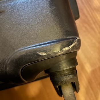 Ajet Van Uçuşunda Bagajım Hasar Gördü Ve Tutanak Tutulmadı Mağdur Oldum