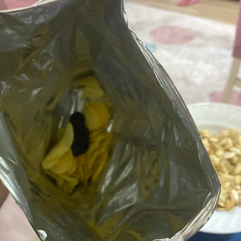 Cips Paketinde Tanımlanamayan Artık Parça İle Karşılaşmak Tedirgin Etti