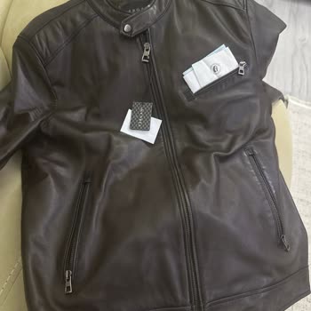 Satın Aldığım Deri Cekette Renk Atması Ve Yetersiz Onarım