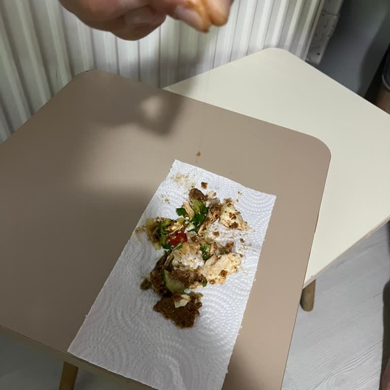 Yemeksepeti Çiğ Köfte Dürümde Saç Çıktı, Müşteri Hizmetleri Yardımcı Olmadı