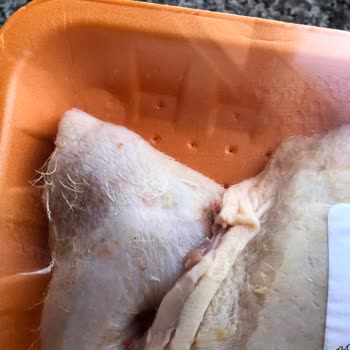 Aldığım Tavuk Butlarında Çok Sayıda Tüy Çıktı Temizlik Yetersizdi