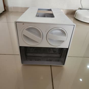 Arçelik Buzdolabı Plastik Raf Ve Buzluk Kısa Sürede Çatladı, Çözüm Sunulmuyor