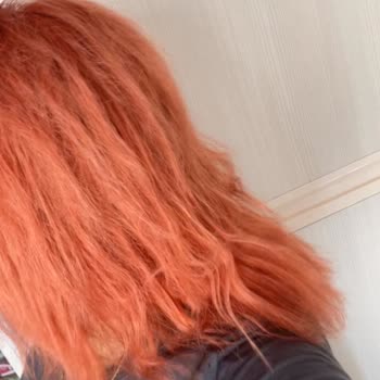 Kuaförde Yanlış Saç Rengi, Kötü Davranış Ve Yetersiz Hizmet Deneyimi