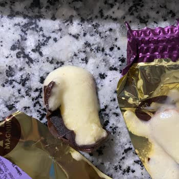 Bozuk Dondurma Tüketimi Sonrası Sağlık Sorunu Ve Para İadesi Talebi