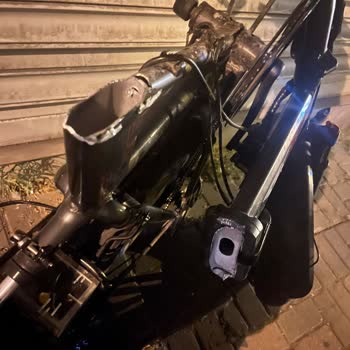 Elektrikli Bisikletin Kadrosu Aniden İkiye Ayrıldı Kaza Geçirdim