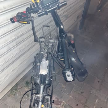 Elektrikli Bisikletin Kadrosu Aniden İkiye Ayrıldı Kaza Geçirdim