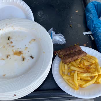 Kötü Koku, Hijyen Sorunları Ve İlgisiz Personel Nedeniyle Mağduriyet Yaşadım