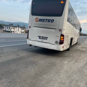 Metro Turizm Yolcuları Yol Üstünde Mağdur Bıraktı