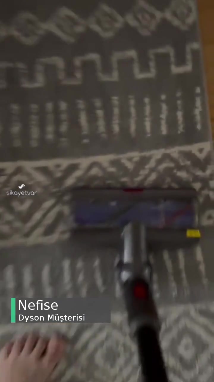 Dyson V15 Submarine Halı Ve Lazer Başlık Olduk Yere Duruyor Dönmüyor! videonun kapak resmi