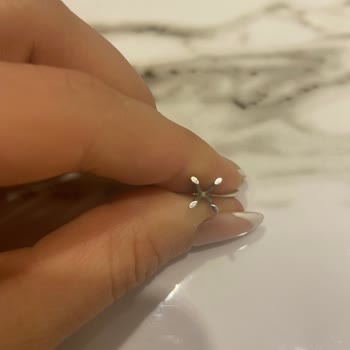 Satın Aldığım Tektaş Yüzüğün Taşının Düşmesi Ve Sararma Sorunu Sonrası Yetersiz Müşteri Hizmeti