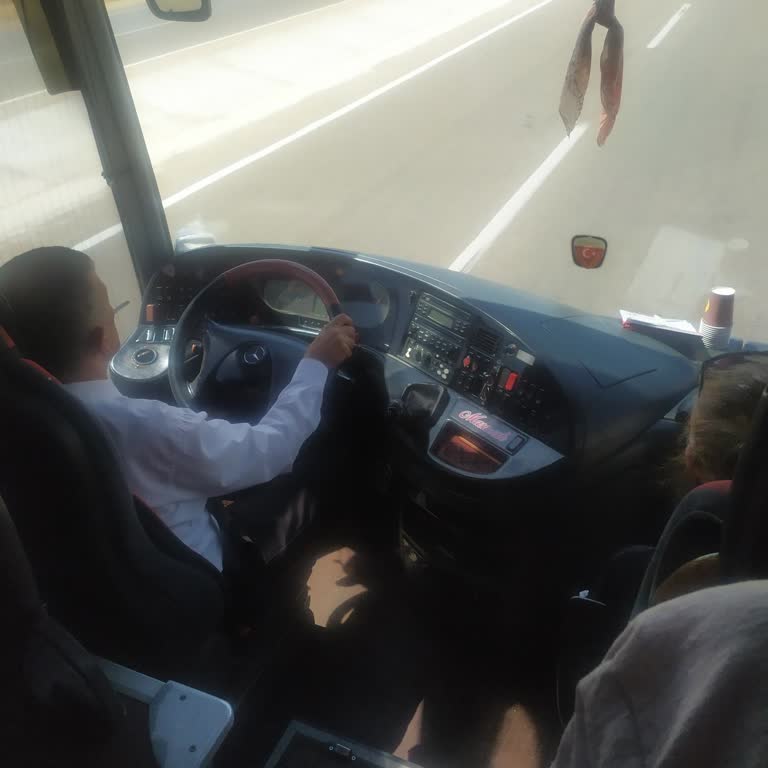 Şoförün Yolculuk Sırasında Sigara İçmesi Ve Keyfi Yolcu Alımıyla Kötü Deneyim