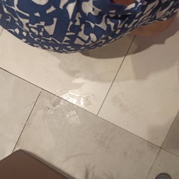 Maltepe Park AVM'de Islak Zeminde Yaşanan Kaza Sonrası İlgisiz Davranış Ve Yetersiz Müdahale