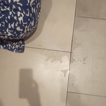 Maltepe Park AVM'de Islak Zeminde Yaşanan Kaza Sonrası İlgisiz Davranış Ve Yetersiz Müdahale