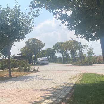 Birlik Parkı'nda Araç Girişi Ve Zabıta Denetimi Eksikliği