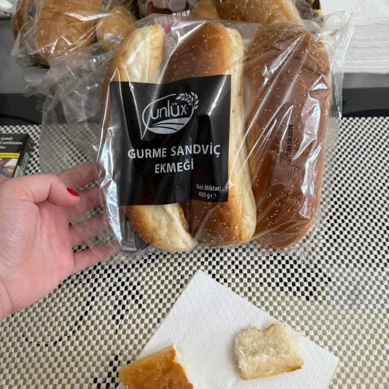 Sandviç Ekmeğinden Çıkan Saç Kılı Ve Hijyen Sorunları Mağduriyet Yarattı