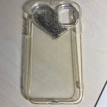 Bershka Kılıf 1 Ayda Sarardı Ve Taşları Döküldü, Verdiğim Paraya Yazık