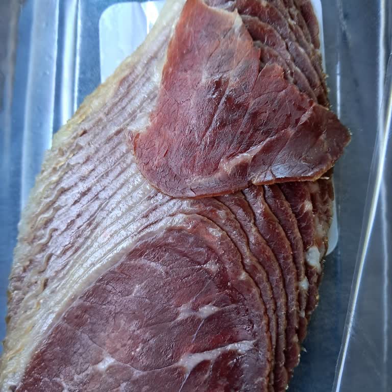 Kuru Et Ürünü Çiğ Ve Kötü Kokulu Çıktı