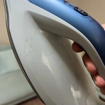 Yeni Alınan Ütüde Lekelenme Sorunu Ve Mağazadan Destek Alamama