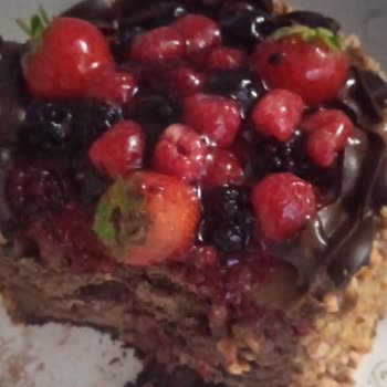 Petrol Fırın (Batman) Alerjim Olmasına Rağmen Pastam Fıstıkla Süslü Geldi