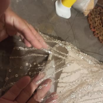 İlk Kullanımda Abiyeler Bozuldu, Mağaza Çözüm Sunmadı