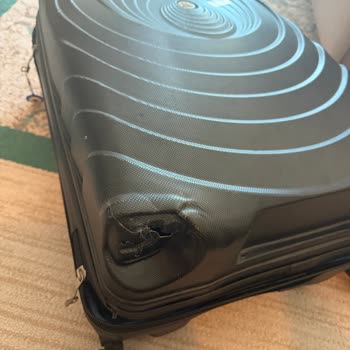 Ajet Uçuşunda Valizlerim Zarar Gördü, Mağduriyetim Giderilmiyor