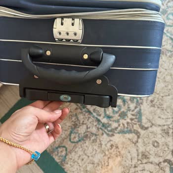 Ajet Uçuşunda Valizlerim Zarar Gördü, Mağduriyetim Giderilmiyor