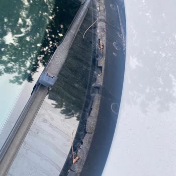 BMW Ön Cam Fitilinin Erken Deformasyonu Hayal Kırıklığı Yarattı